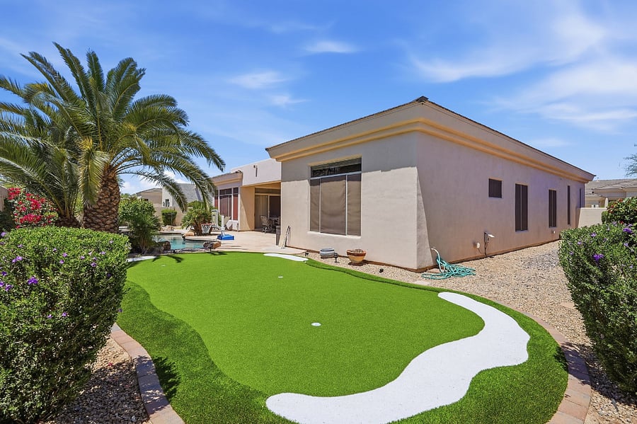 Putting Green.

