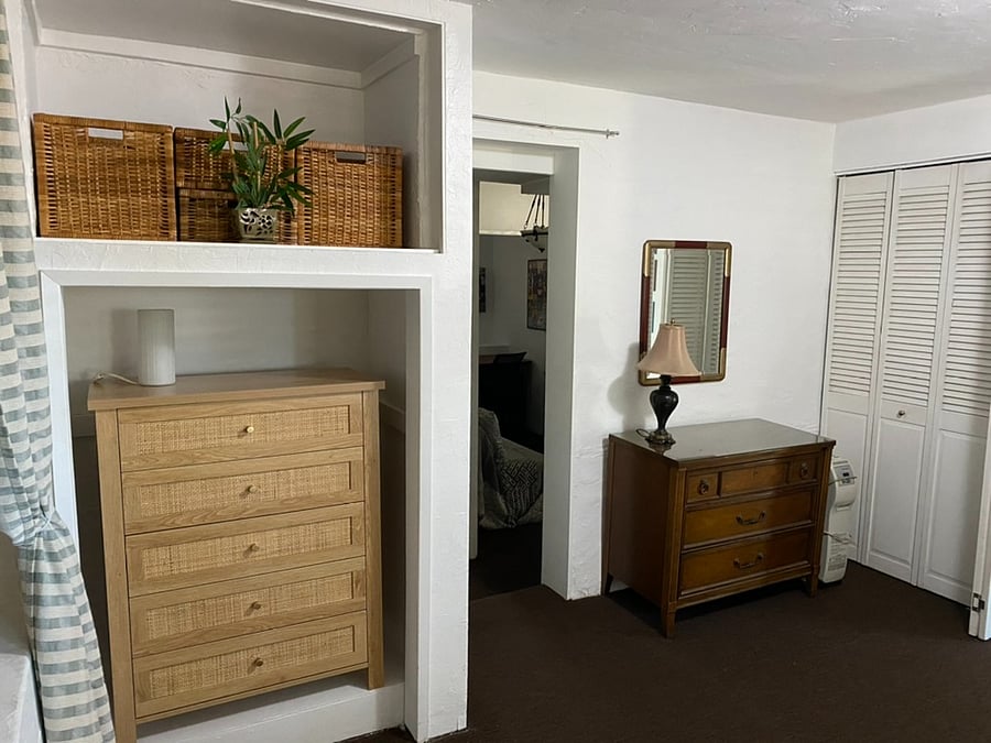 Five-drawer dresser