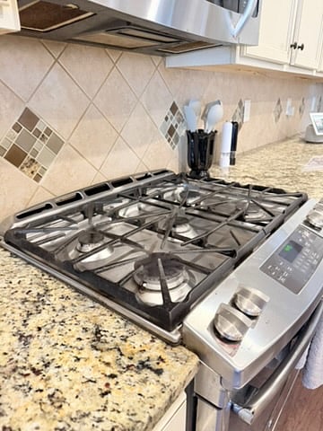 Gas stove
