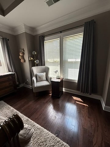 Master sitting area