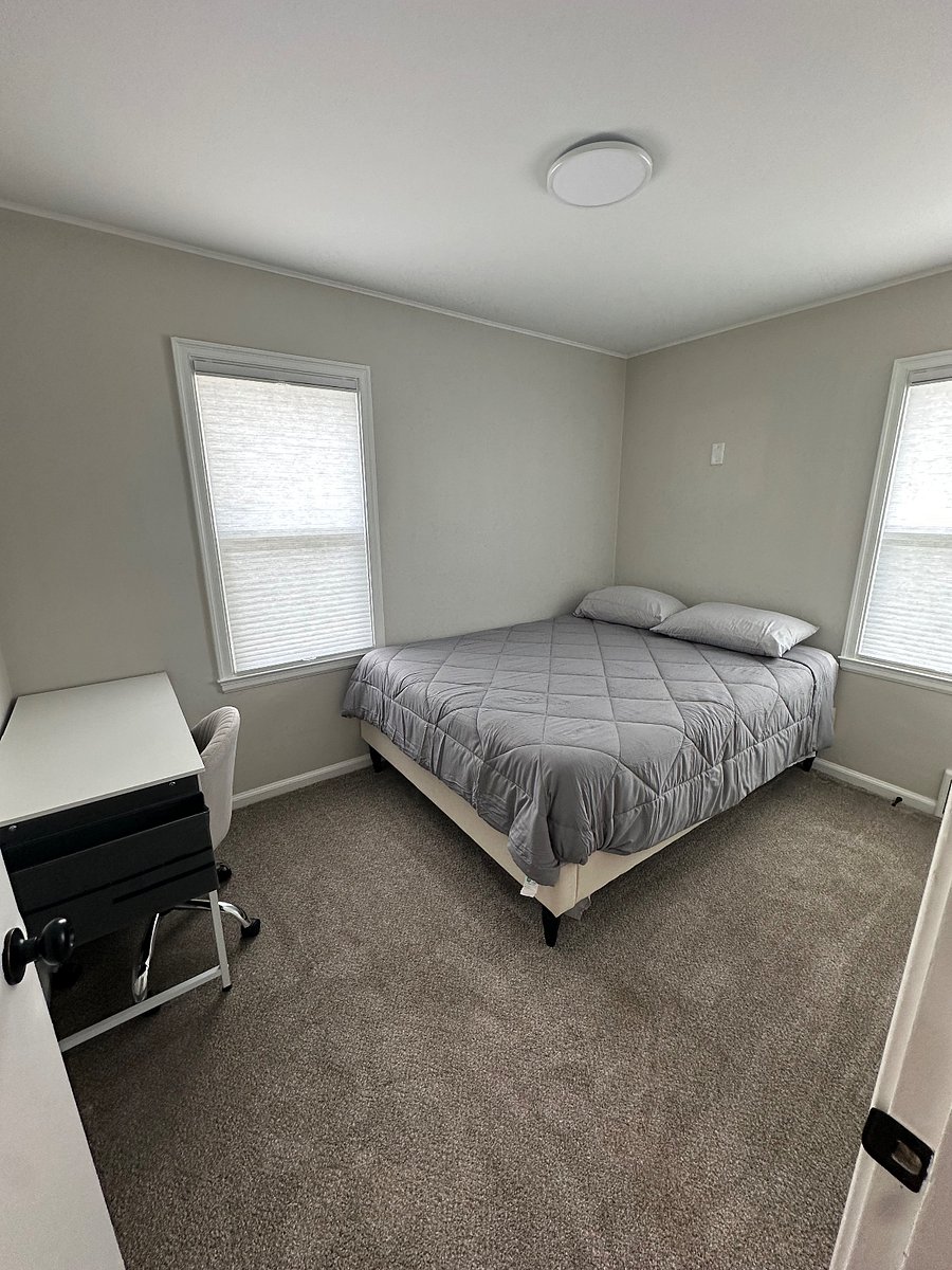 1st Floor Queen/Office