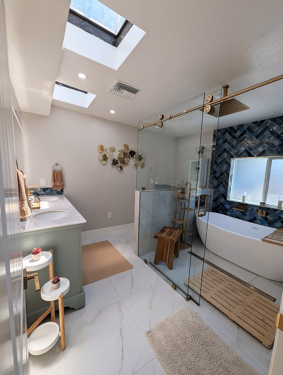 Master bathroom 
