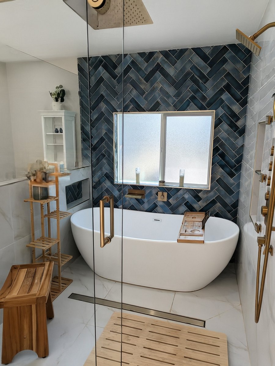 Master bathroom 