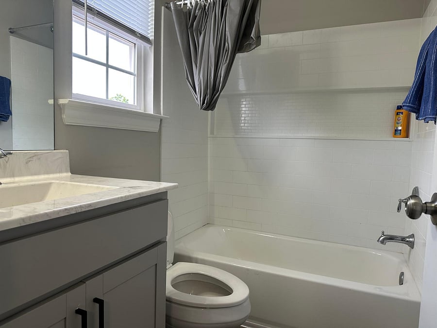 Full Bath with each bedroom