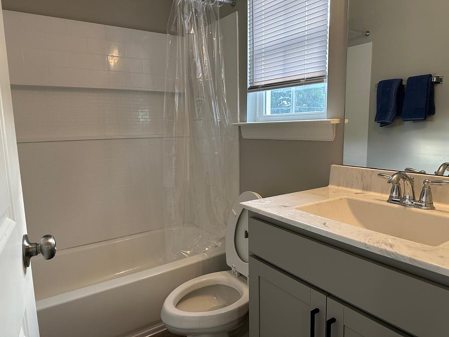 2nd Full Bathroom
