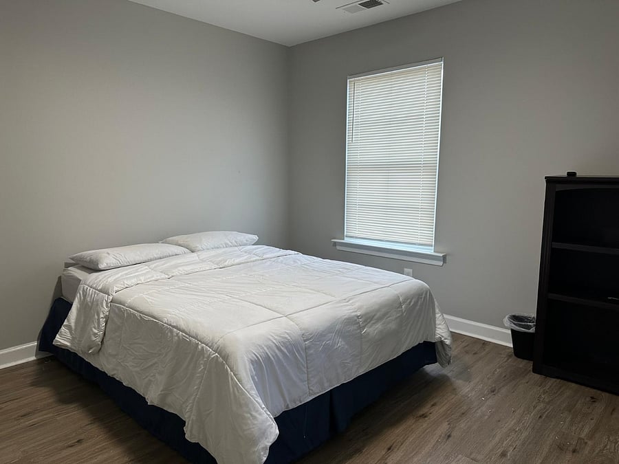 Queen Bed in 1st Bedroom
