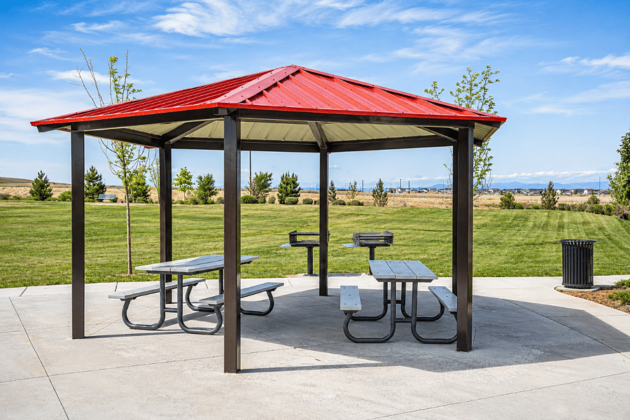 Park with pick nick area, bbq grill and playground