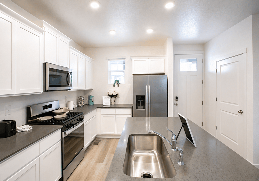 Fully equipped kitchen with fridge, freezer, stove, oven and dishwasher
