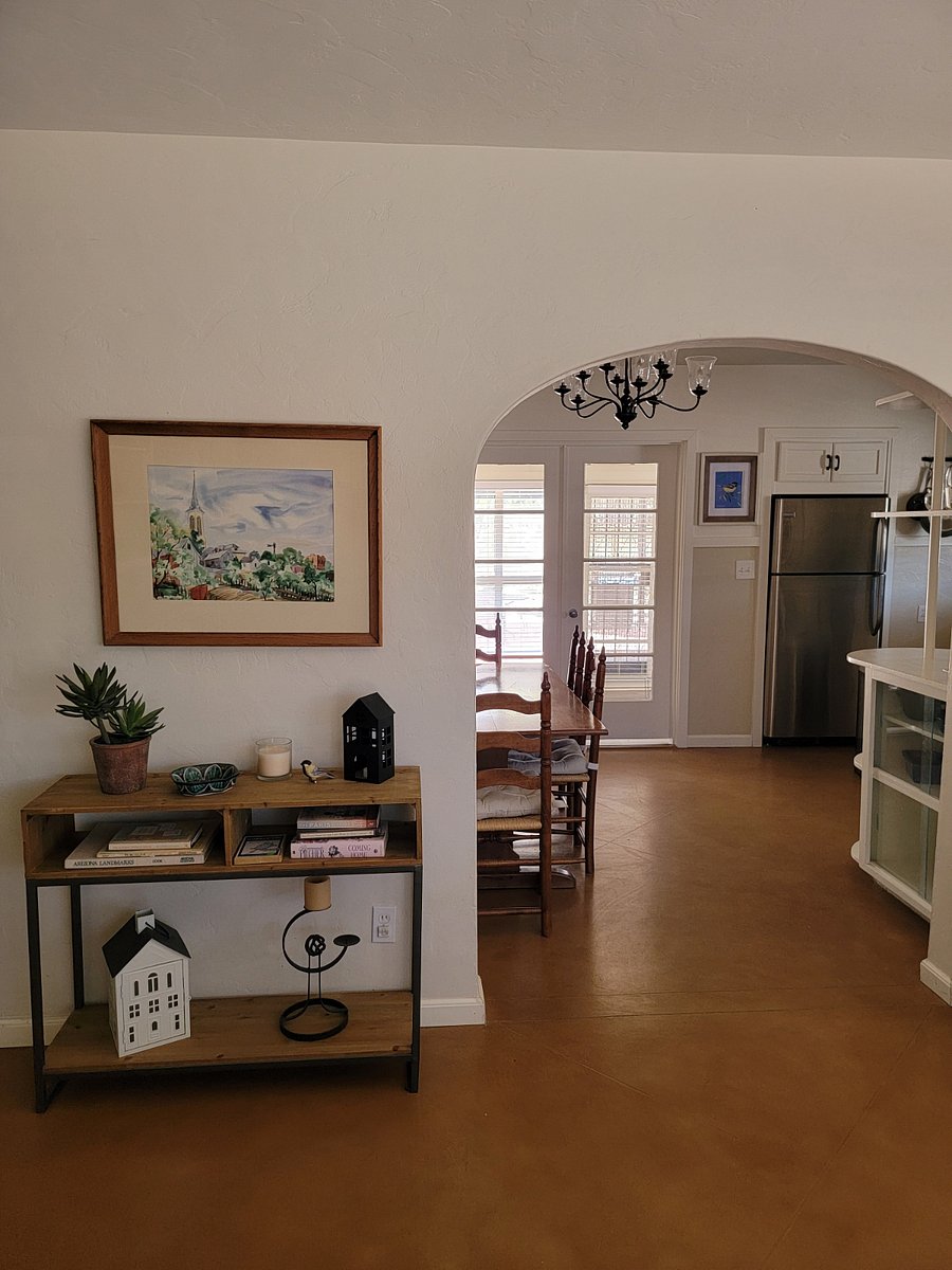 Vintage kitchen with dining area
