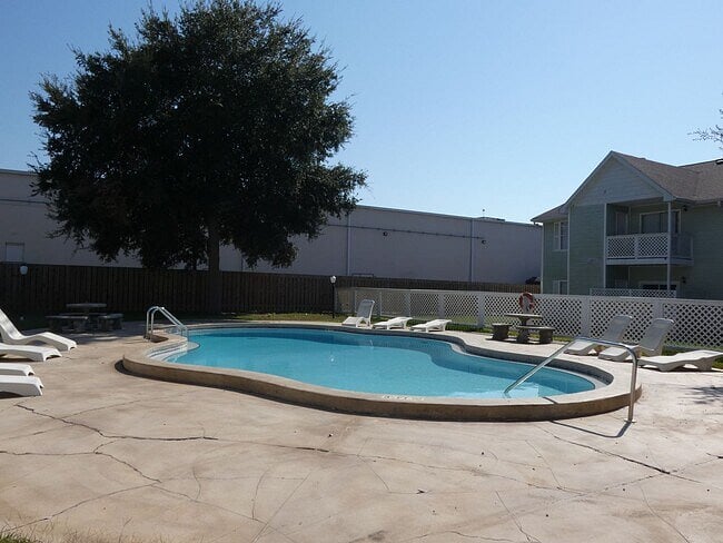Furnished Finder property 989783_1 photo 24