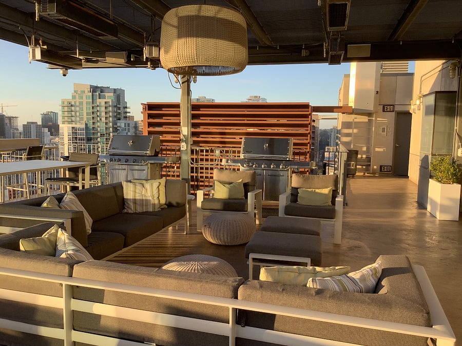 Rooftop and grill areabusin