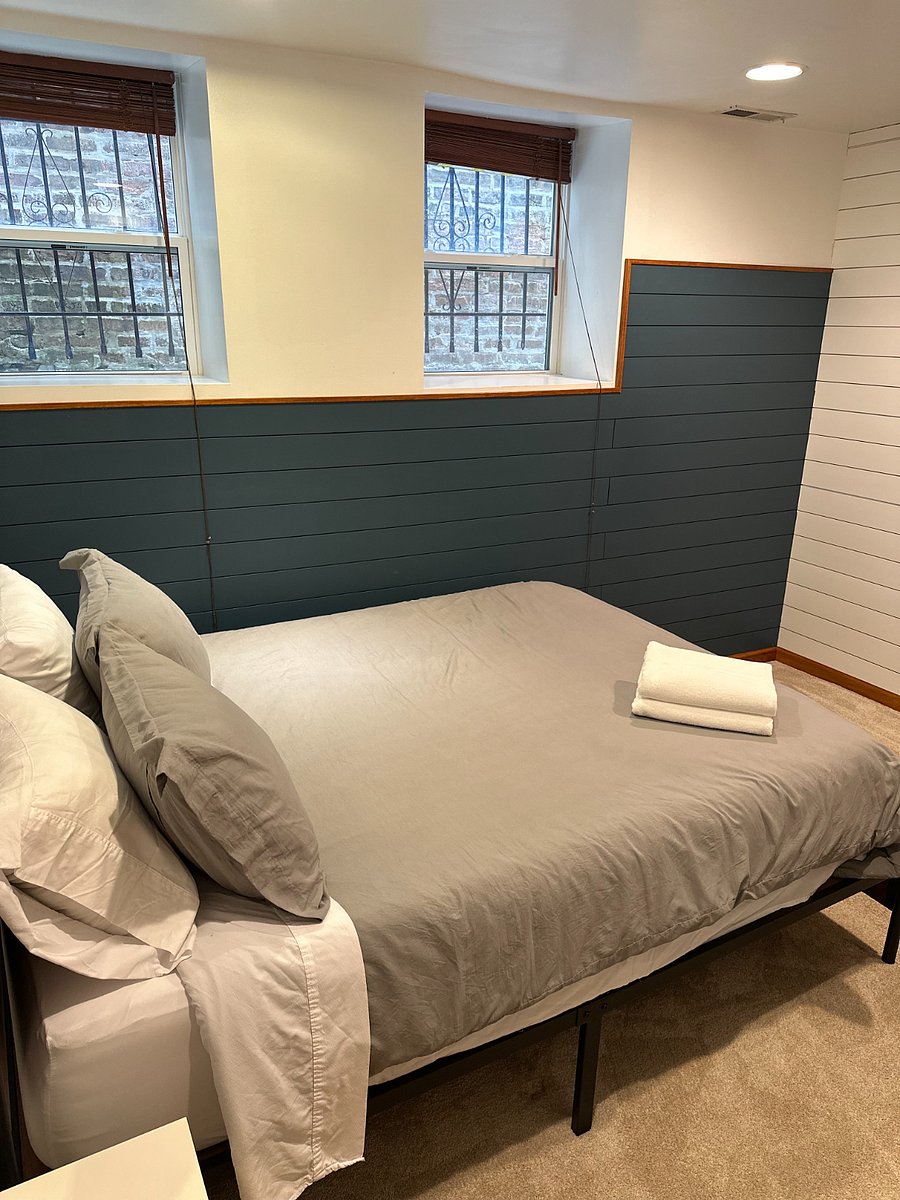 Additional sleeping space with a clean, simple setup helpful for families, groups, or guests needing flexible arrangements.