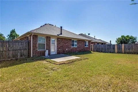 Backyard - fully fenced 