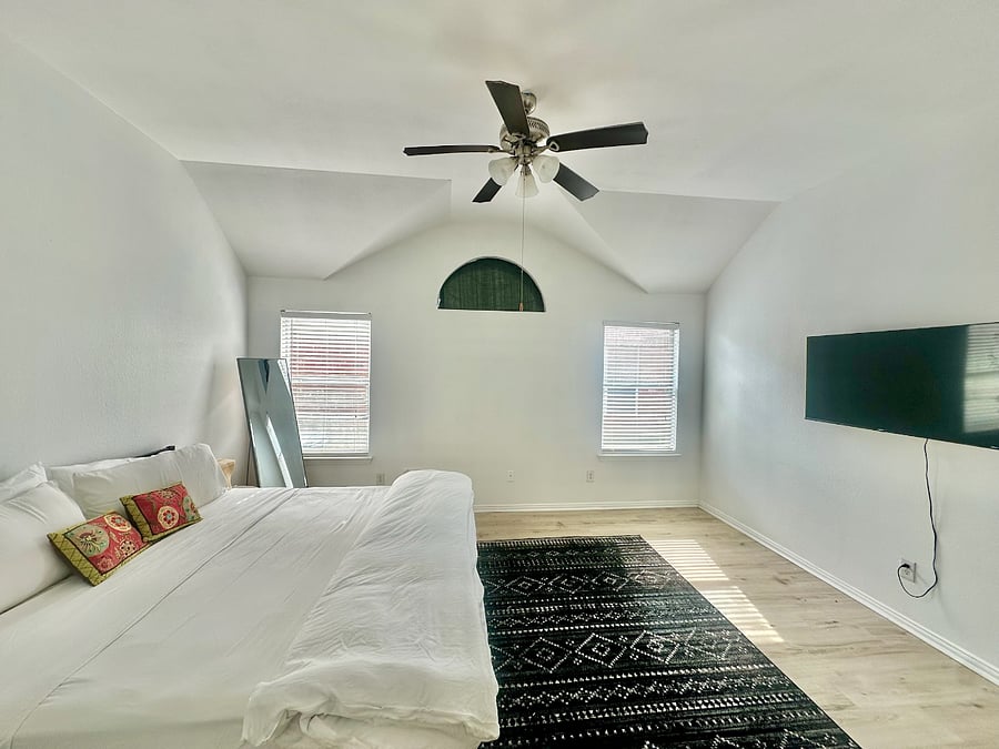 Master Bedroom- king bed 