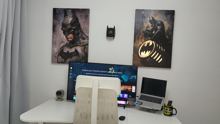 40in Smart TV and can be used as a monitor.