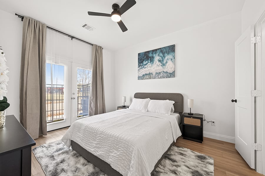 Bedroom 3 (Queen Bed)
