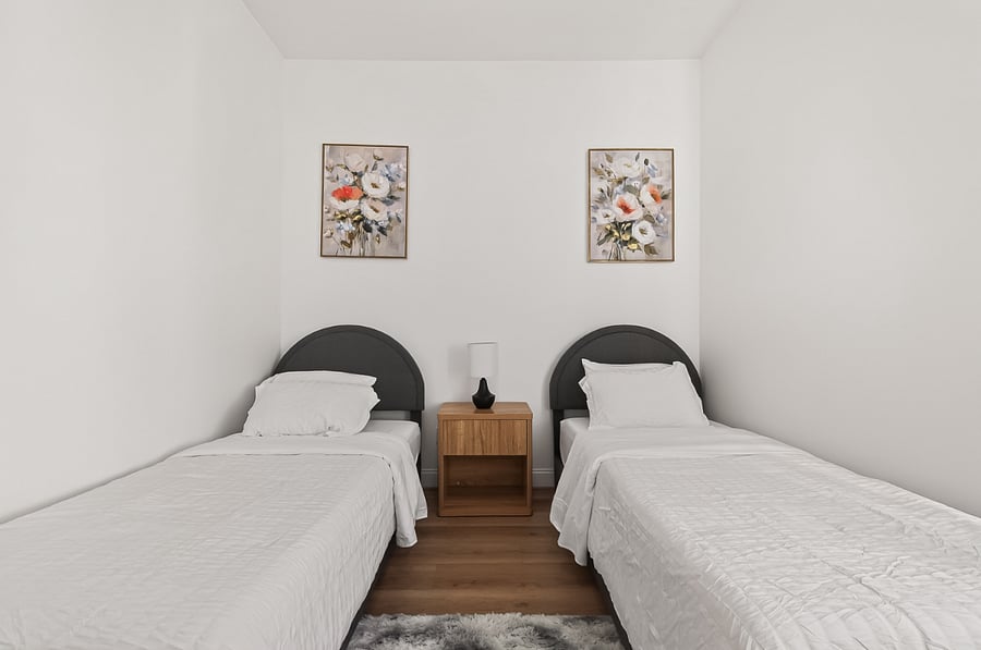 Bedroom 2 (2 Twin Beds)