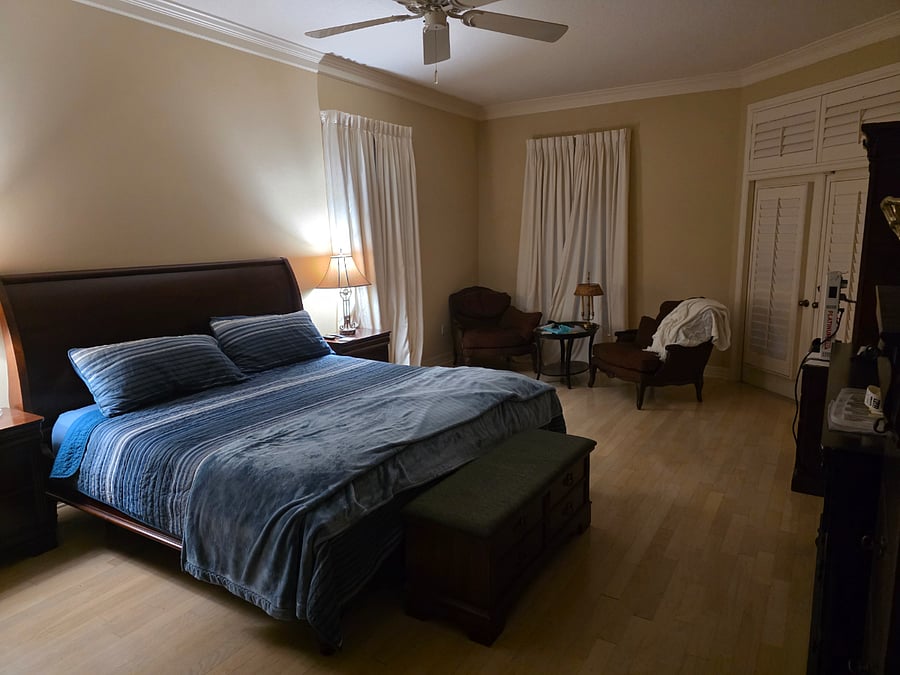 Large oversized Master BR, with seating area, Adjustable king bed, TV, master bath with walk in shower and jacuzzi tub.