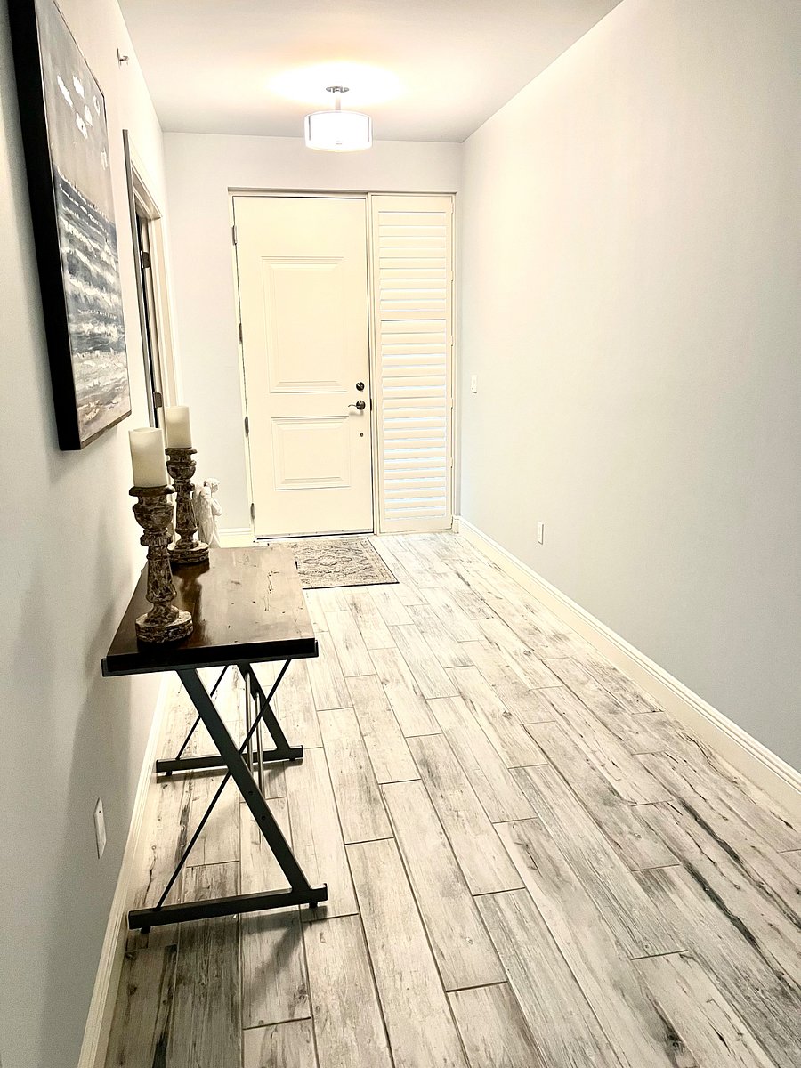 Entry way 
