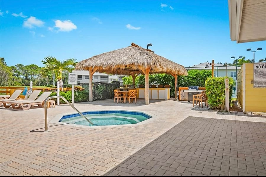 Hot tub and tiki/grill 