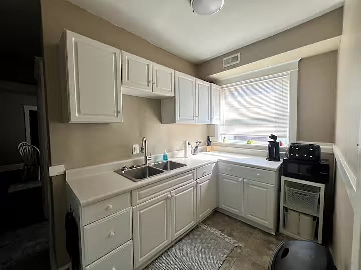 Furnished Finder property 990101_1 photo 5