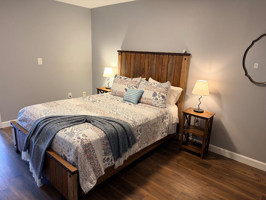 Primary bedroom with queen bed.