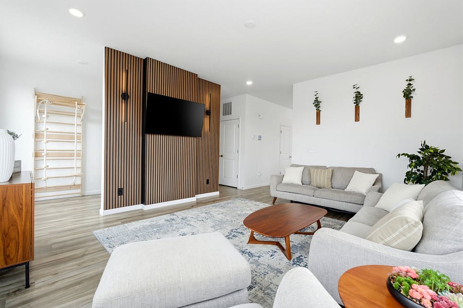 Large and relaxing living space with extra nook that can be re-arranged based on preference as reading nook, office space or children's play space.