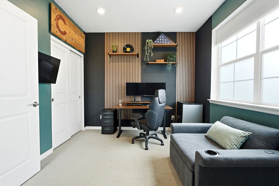 Office furniture can be converted into 4th Bedroom for longer stays.