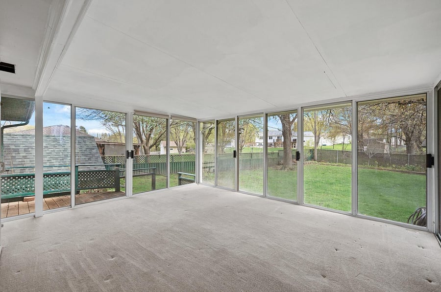Indoor/outdoor sunroom.