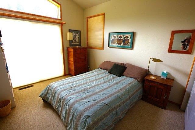 Queen 2nd bedroom
