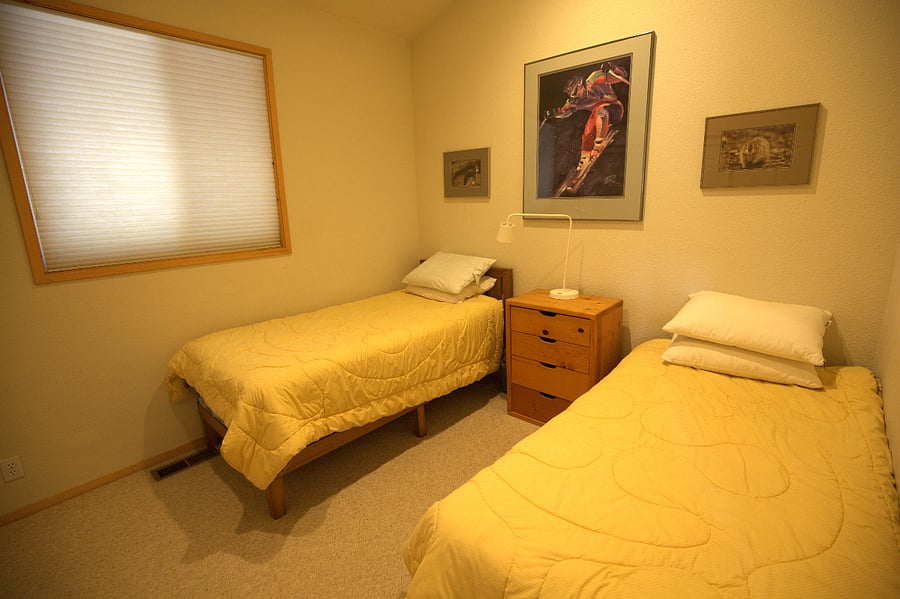 two twins in 3rd bedroom