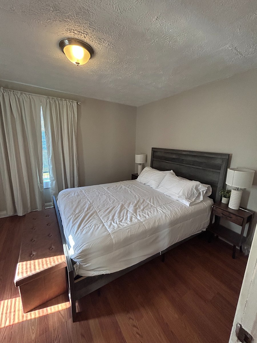 Primary Bedroom with Queen Bed