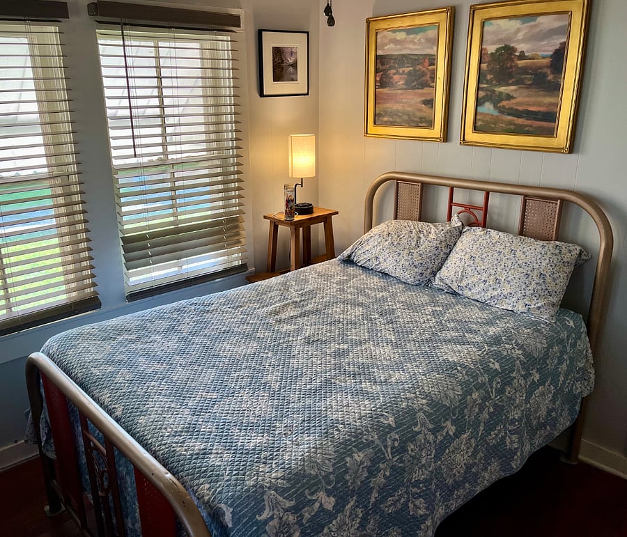 Full Bedroom