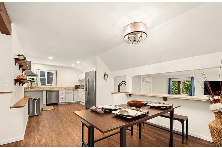 Dinning Area and Kitchen
