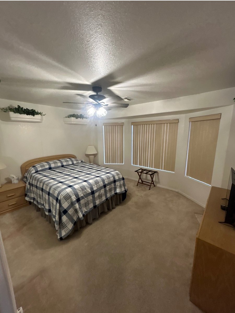 Guest bedroom 1.