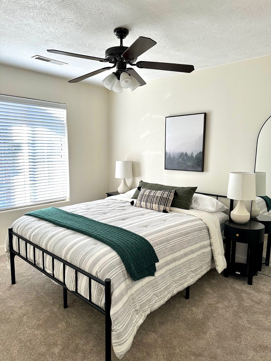 Queen Bedroom
