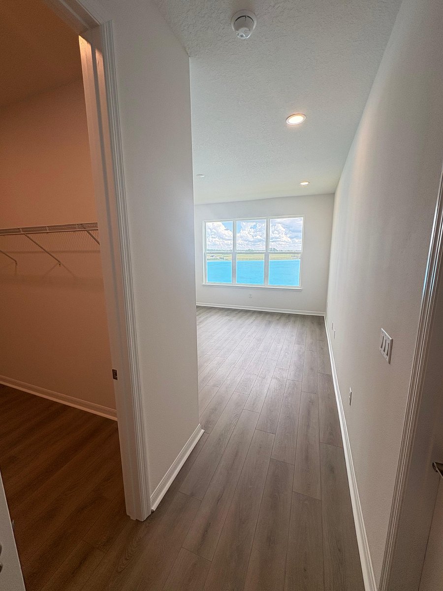 master bedroom, walk in closet