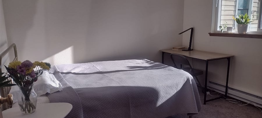 Room 3 (full size bed)