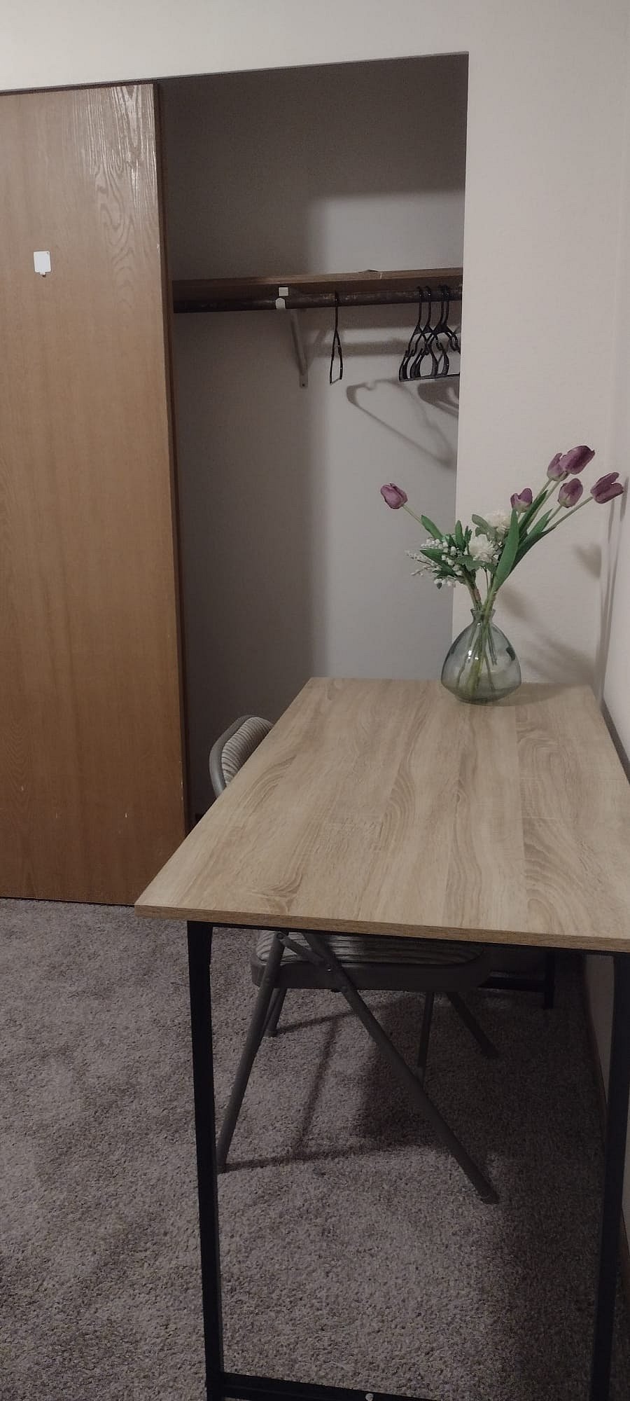 Room 2 (full size bed)