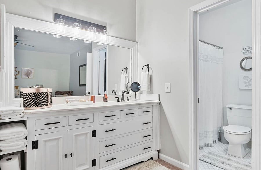 Master bath vanity area