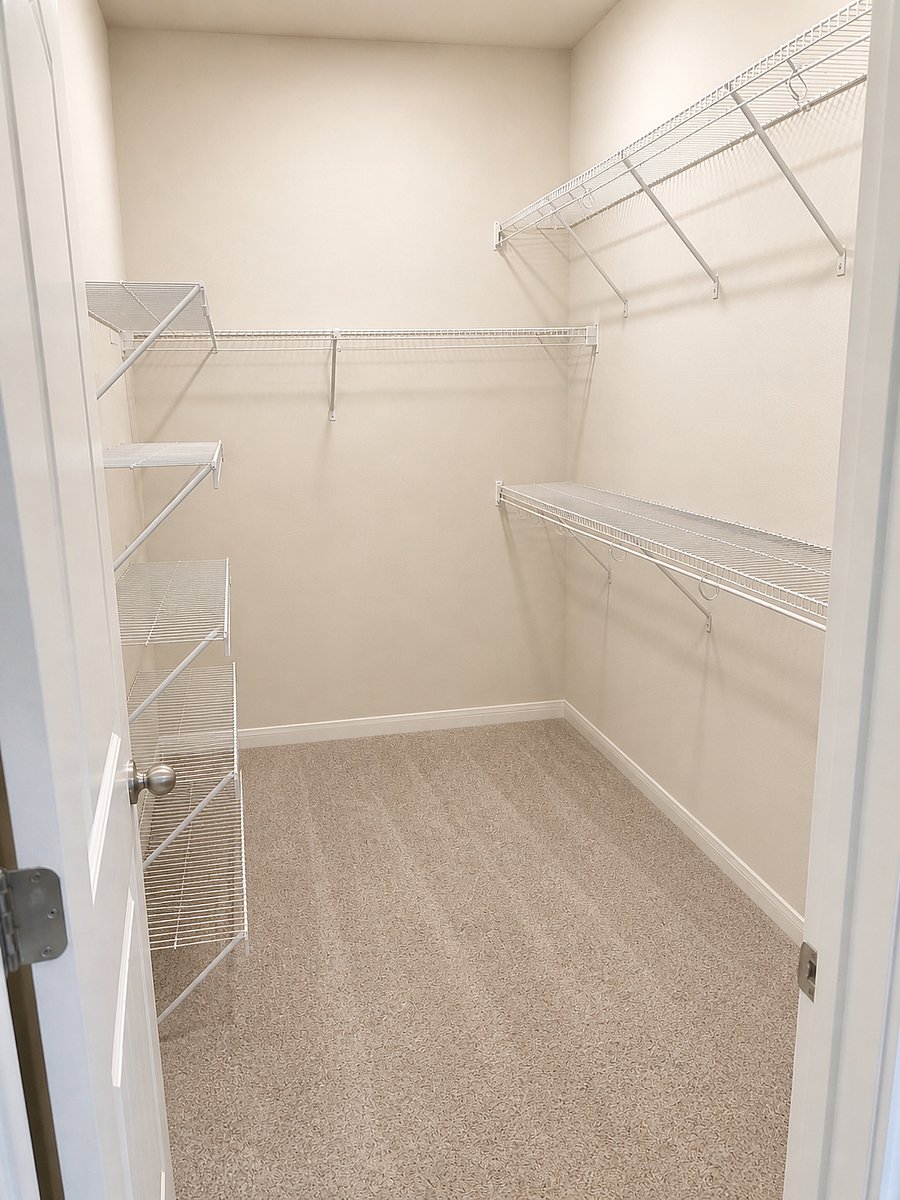 Walk-in closet