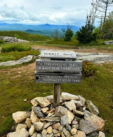 Nearby hiking trails