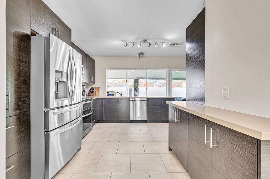 Large Gourmet Kitchen