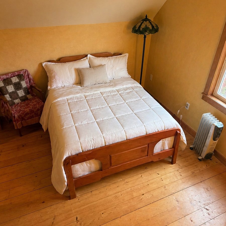 bedroom #3 (upstairs, southeast facing)
