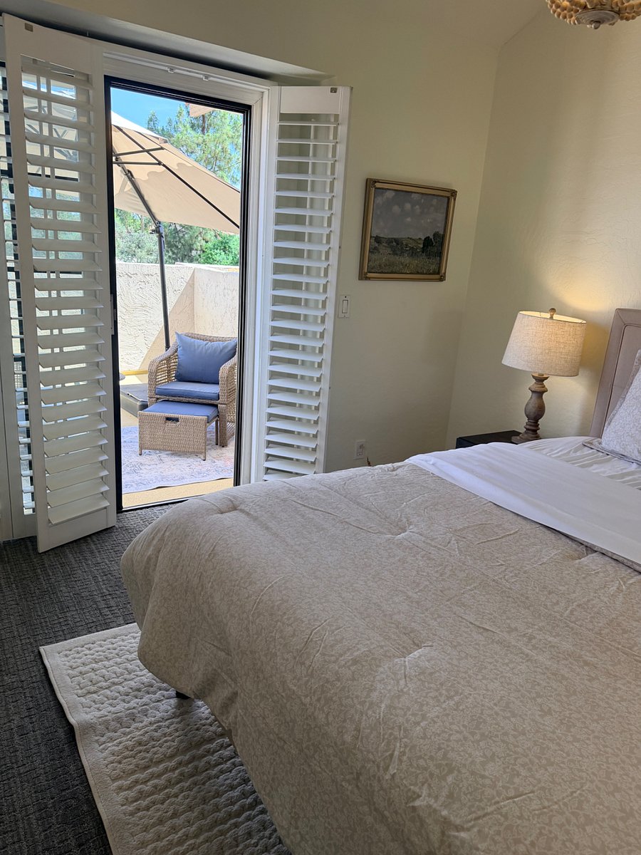 Second bedroom with outdoor patio