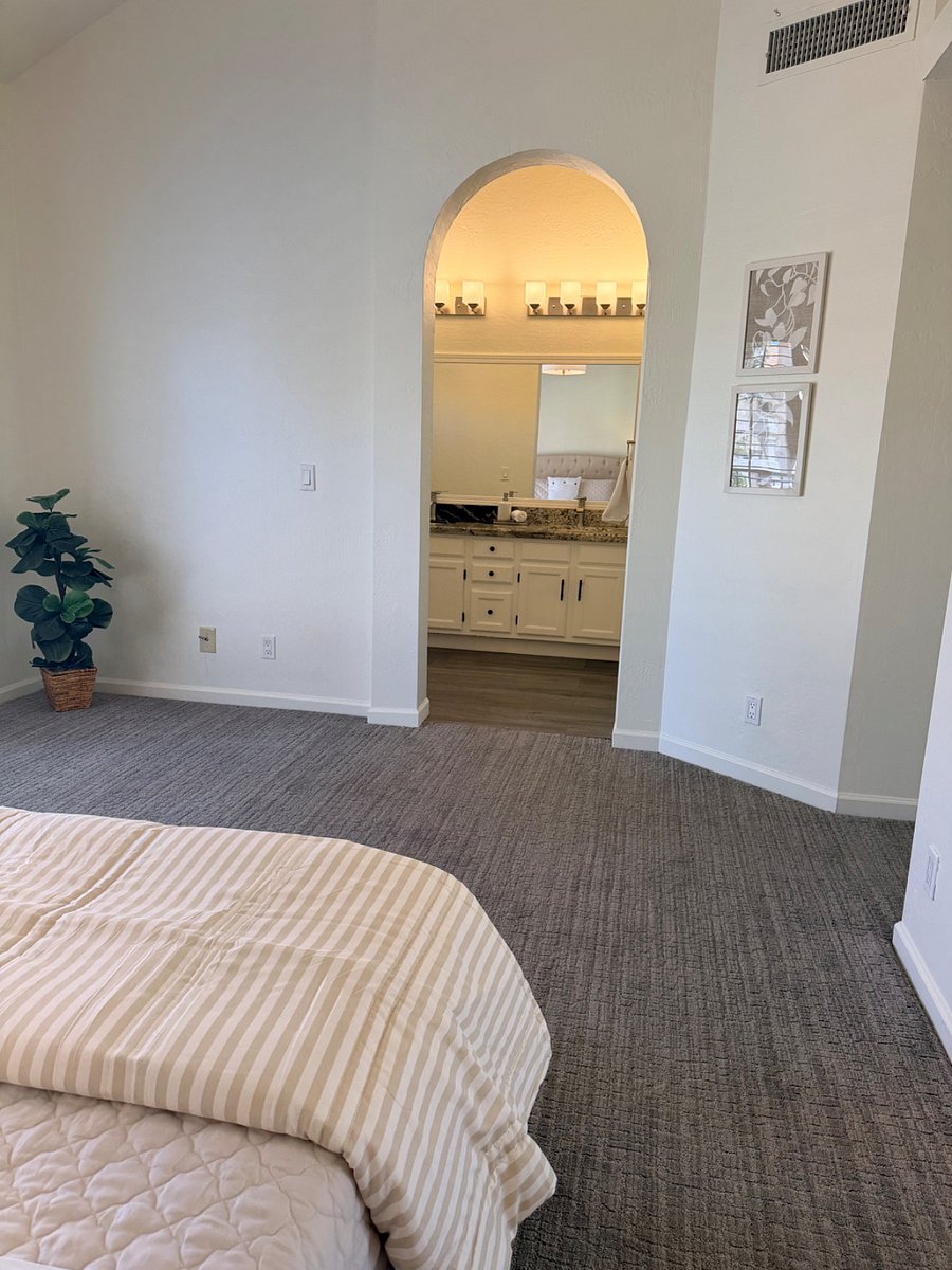 Primary bedroom/bath