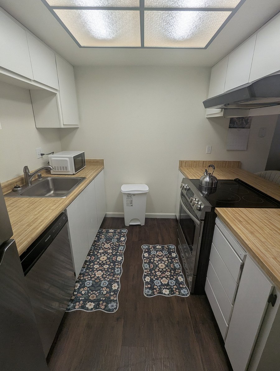 Ful Kitchen w/ dishwasher