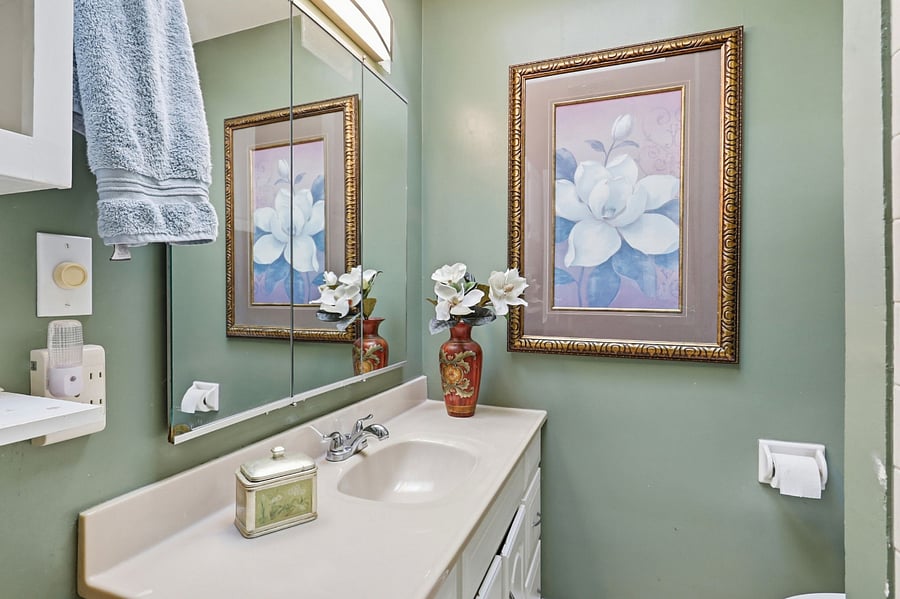 Beautiful shared bath