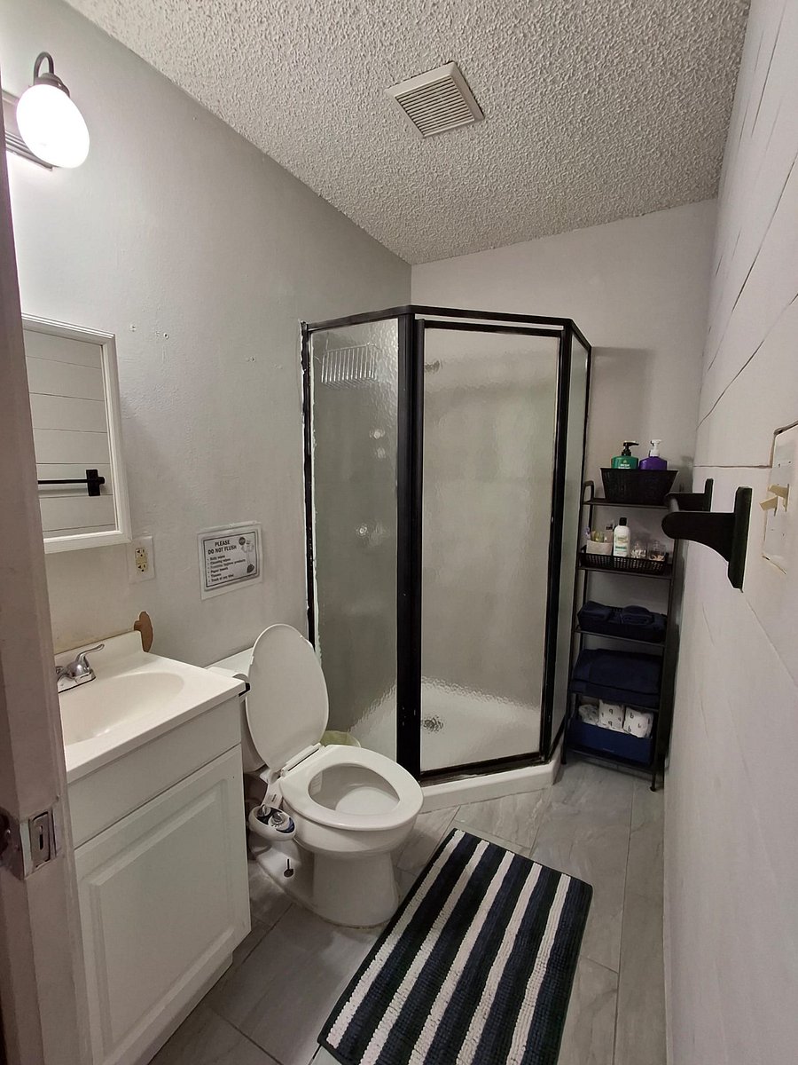 Unit 2 bathroom
