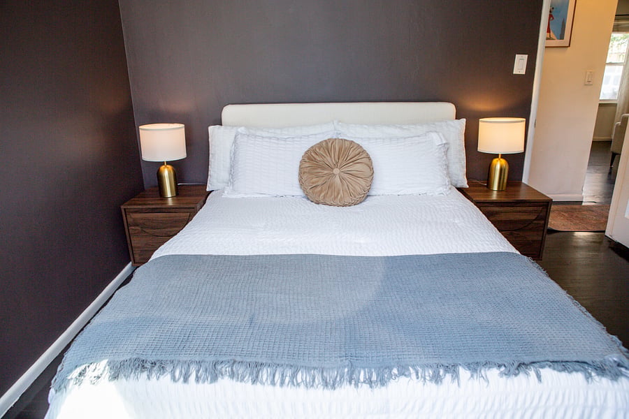queen bed